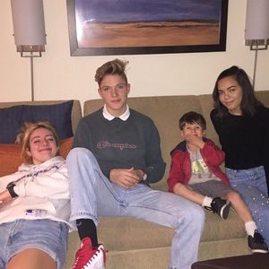 Meet your Posher, Eli